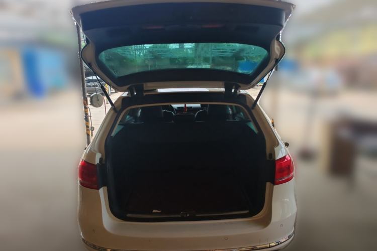 Used Volkswagen Magotan 2015 Travel Edition 2.0 TSI Comfort Version Trunk
