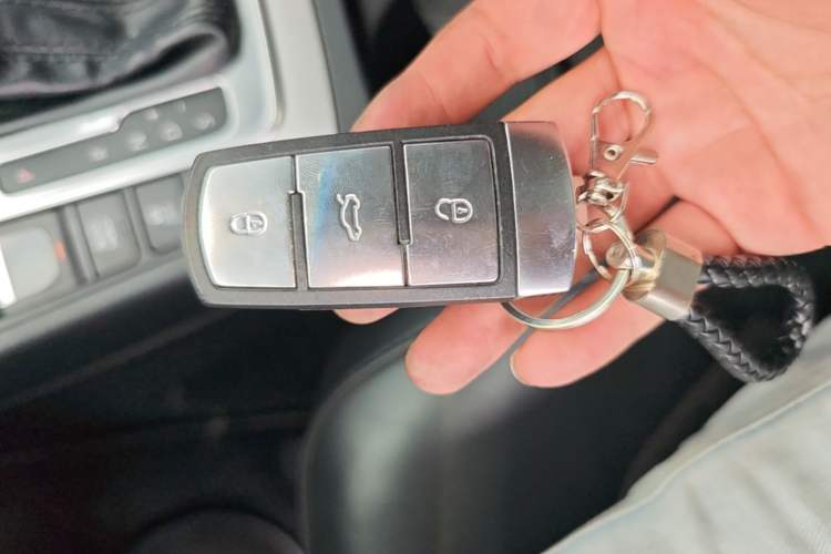 Used Volkswagen Magotan 2015 1.8TSI Luxury Model Vehicle Key