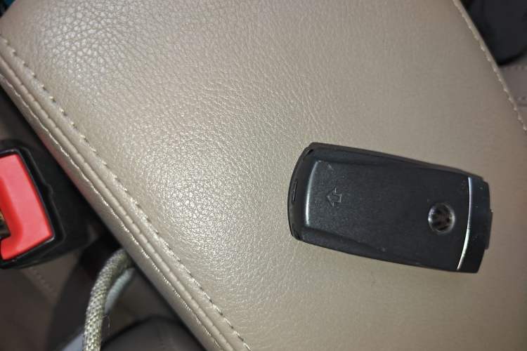 Used Volkswagen Magotan 2015 2.0 TSI Prestige Model Vehicle Key