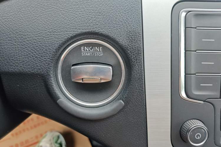 Used Volkswagen Magotan 2015 1.8TSI Advanced Model Vehicle Key