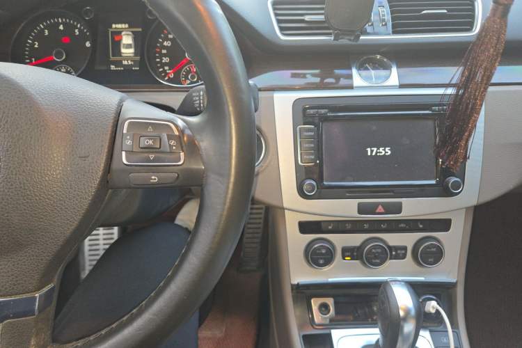 Used Volkswagen Magotan 2015 2.0 TSI Prestige Model Audio And AC Panel