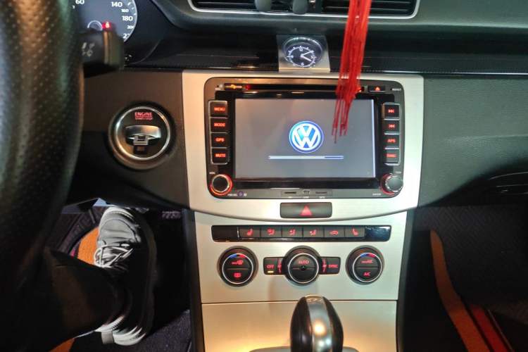 Used Volkswagen Magotan 2015 1.8TSI Luxury Model Audio And AC Panel