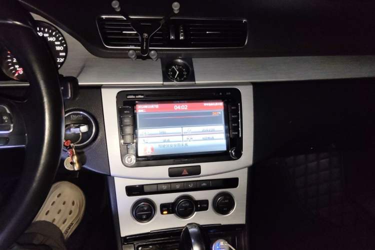 Used Volkswagen Magotan 2015 1.8TSI Advanced Model Audio And AC Panel