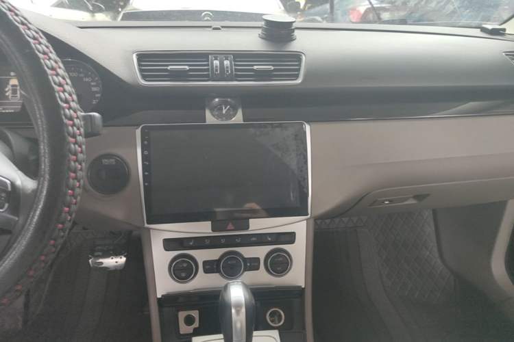 Used Volkswagen Magotan 2015 Facelift 1.8TSI Luxury Model Audio And AC Panel