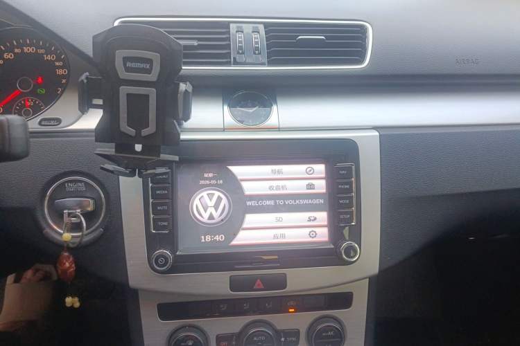 Used Volkswagen Magotan 2015 1.8TSI Advanced Model Audio And AC Panel