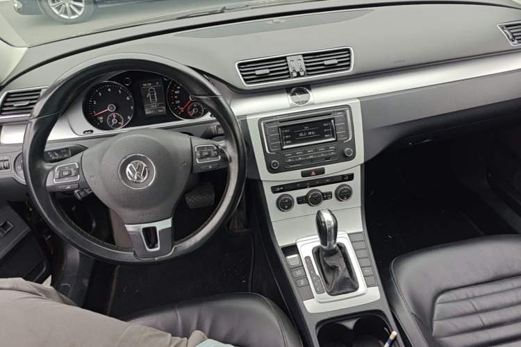 Used Volkswagen Magotan 2015 1.8TSI Advanced Model Center Console
