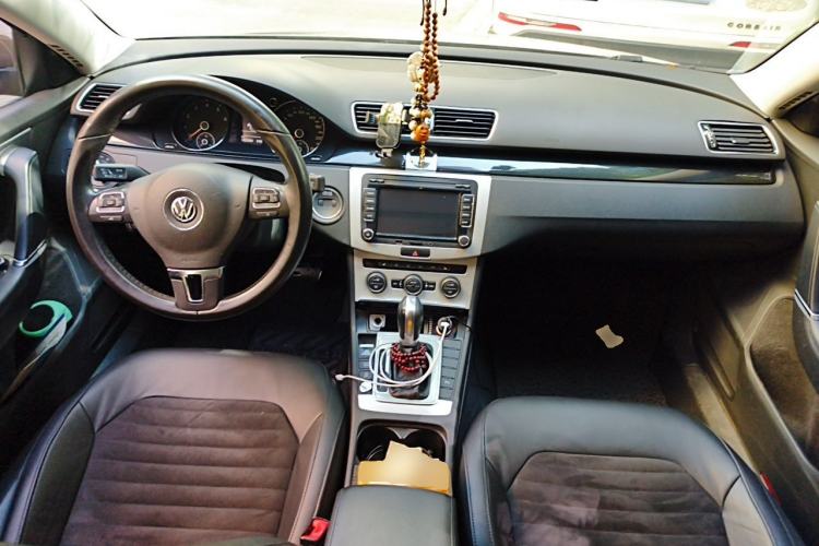 Used Volkswagen Magotan 2015 Facelift 1.8TSI Luxury Model Center Console
