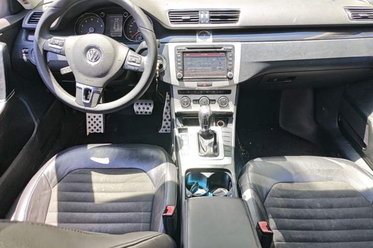 Used Volkswagen Magotan 2015 1.8TSI Luxury Model Center Console