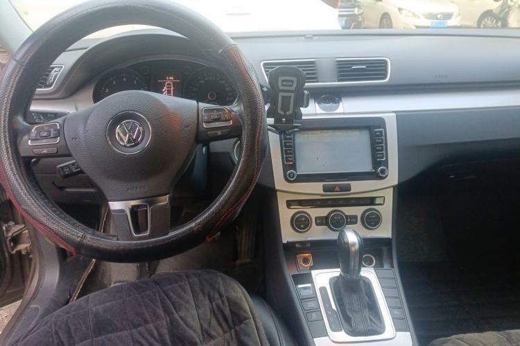 Used Volkswagen Magotan 2015 1.8TSI Advanced Model Center Console