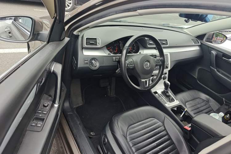 Used Volkswagen Magotan 2015 1.8TSI Advanced Model Driver Seat