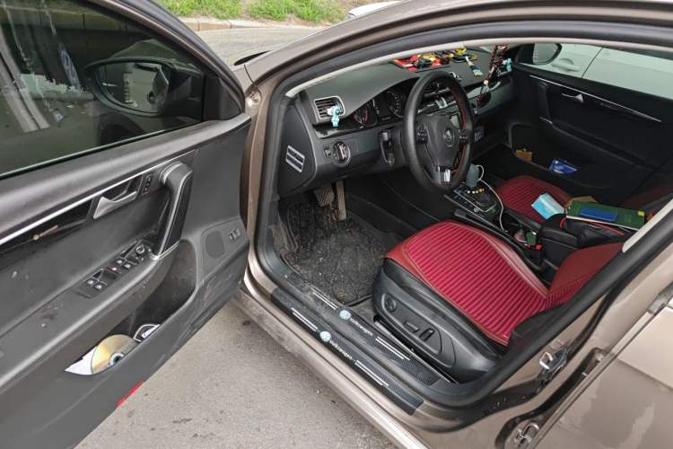 Used Volkswagen Magotan 2015 Revised Version 2.0 TSI Luxury Edition Driver Seat