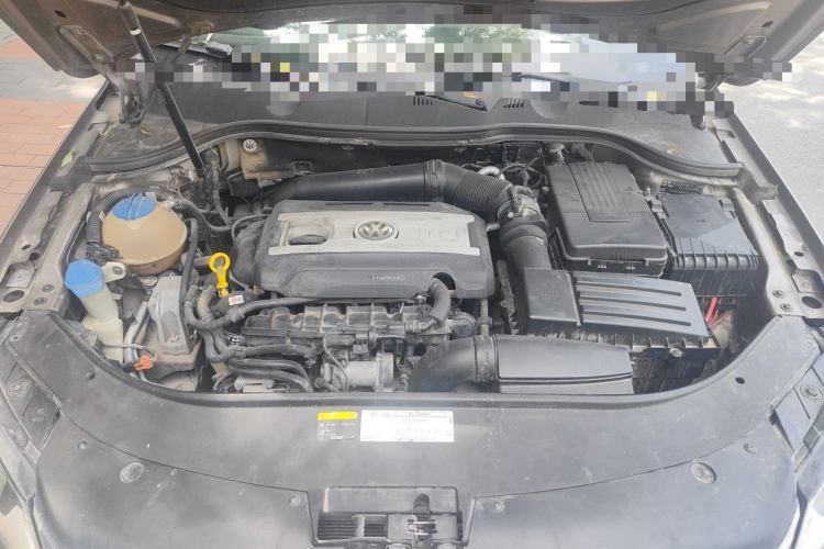 Used Volkswagen Magotan 2015 1.8TSI Advanced Model Engine Bay