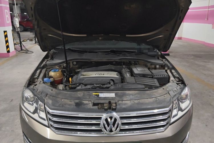 Used Volkswagen Magotan 2015 Revised Version 2.0 TSI Prestige Edition Engine Bay