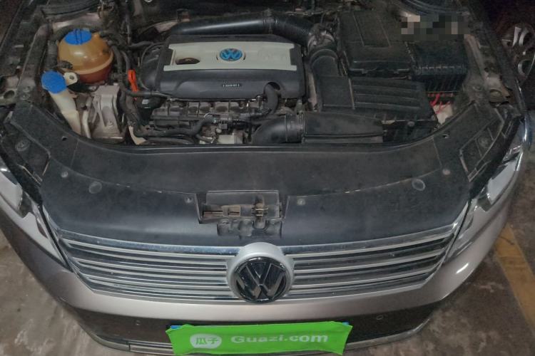 Used Volkswagen Magotan 2015 1.8TSI Luxury Model Engine Bay