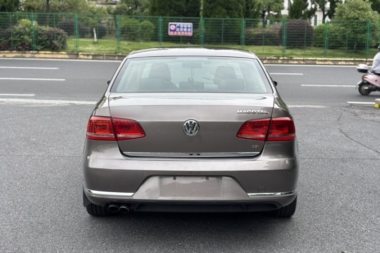 Used Volkswagen Magotan 2015 1.8TSI Luxury Model Exterior 4