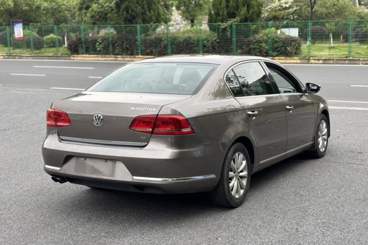 Used Volkswagen Magotan 2015 1.8TSI Luxury Model Exterior 7