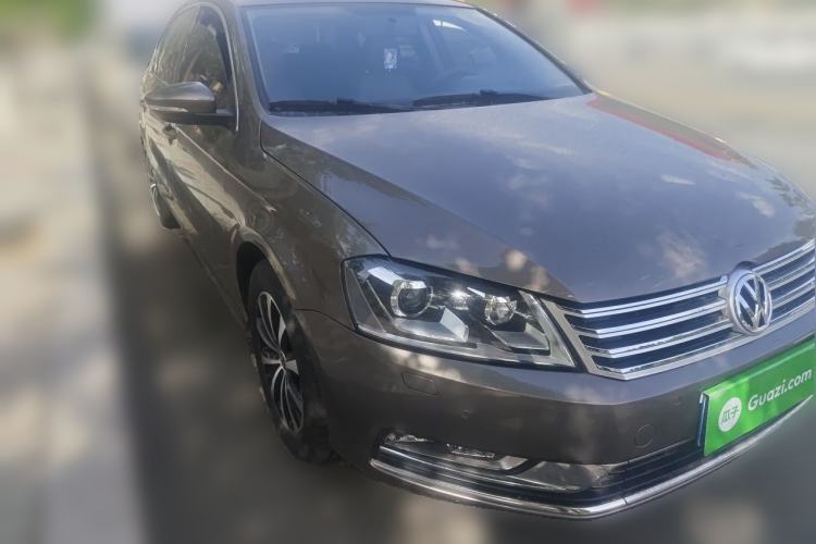 Used Volkswagen Magotan 2015 Facelift 1.8TSI Luxury Model Front Right 45 Deg