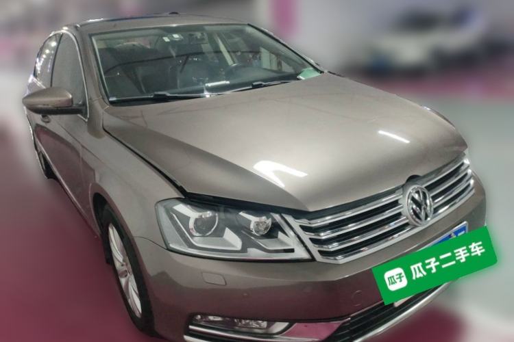 Used Volkswagen Magotan 2015 2.0 TSI Luxury Model Front Right 45 Deg