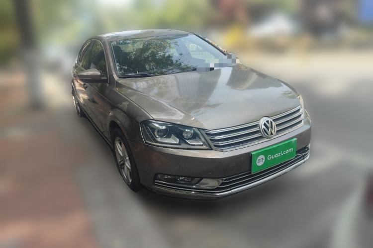 Used Volkswagen Magotan 2015 1.8TSI Advanced Model Front Right 45 Deg