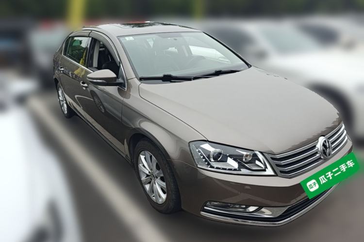 Used Volkswagen Magotan 2015 1.8TSI Advanced Model Front Right 45 Deg