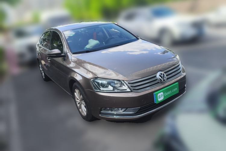 Used Volkswagen Magotan 2015 Facelift 1.8TSI Luxury Model Front Right 45 Deg