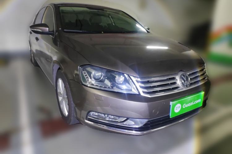 Used Volkswagen Magotan 2015 Facelift 1.8TSI Luxury Model Front Right 45 Deg