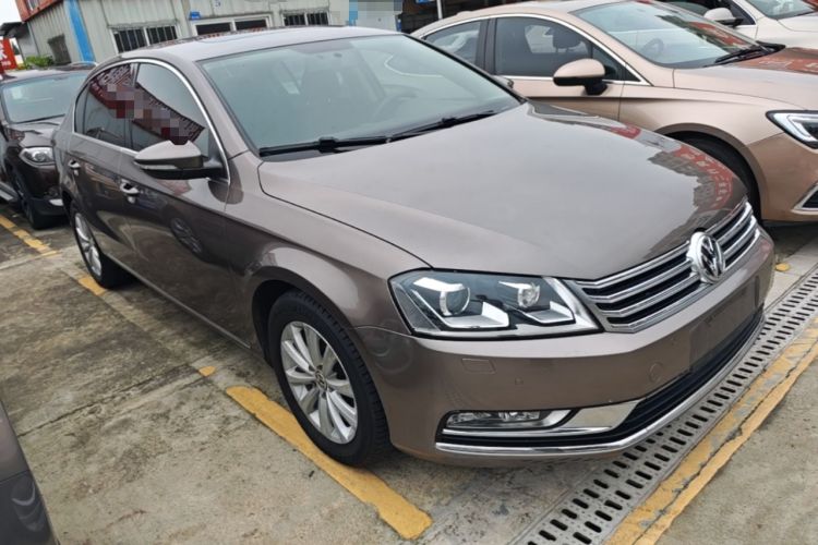 Used Volkswagen Magotan 2015 2.0 TSI Luxury Model Front Right 45 Deg