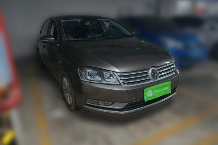 Used Volkswagen Magotan 2015 1.8TSI Luxury Model Front Right 45 Deg