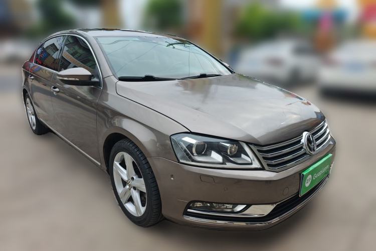 Used Volkswagen Magotan 2015 1.8TSI Prestige Model Front Right 45 Deg