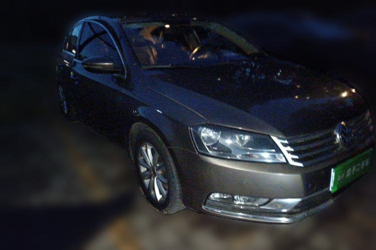 Used Volkswagen Magotan 2015 1.8TSI Advanced Model Front Right 45 Deg