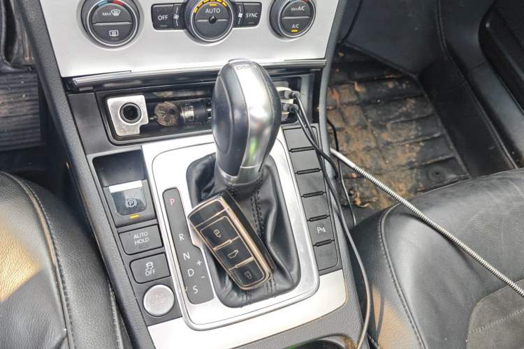 Used Volkswagen Magotan 2015 Facelift 1.8TSI Luxury Model Gear Lever