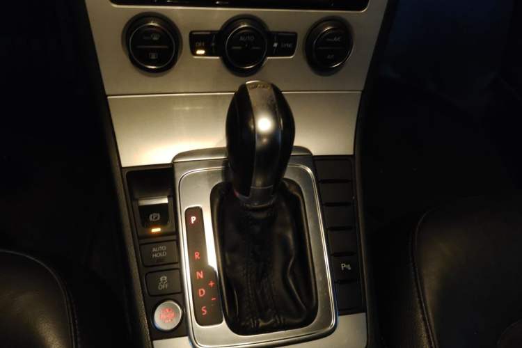 Used Volkswagen Magotan 2015 1.8TSI Luxury Model Gear Lever