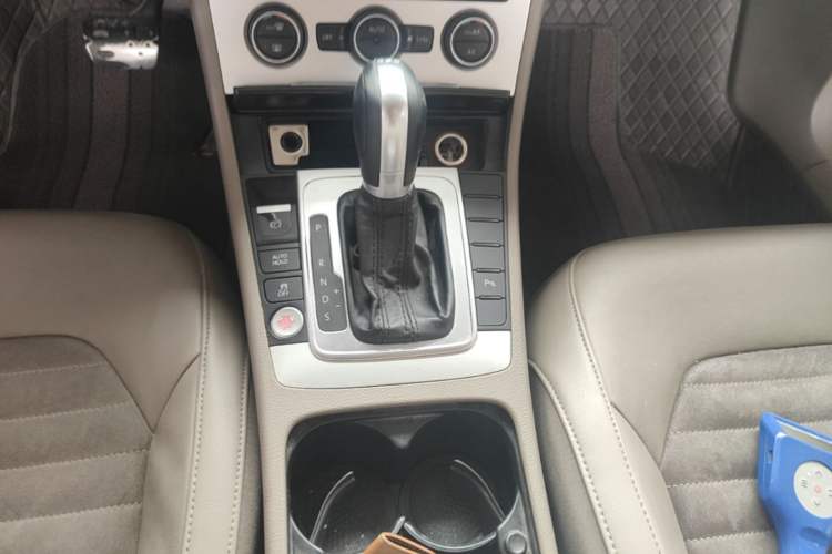 Used Volkswagen Magotan 2015 Facelift 1.8TSI Luxury Model Gear Lever