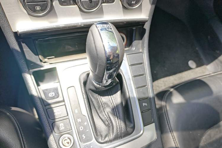 Used Volkswagen Magotan 2015 1.8TSI Luxury Model Gear Lever