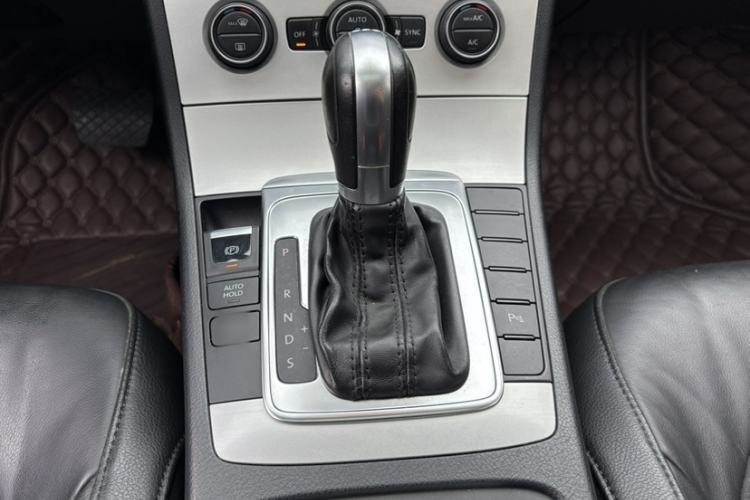 Used Volkswagen Magotan 2015 1.8TSI Luxury Model Gear Lever