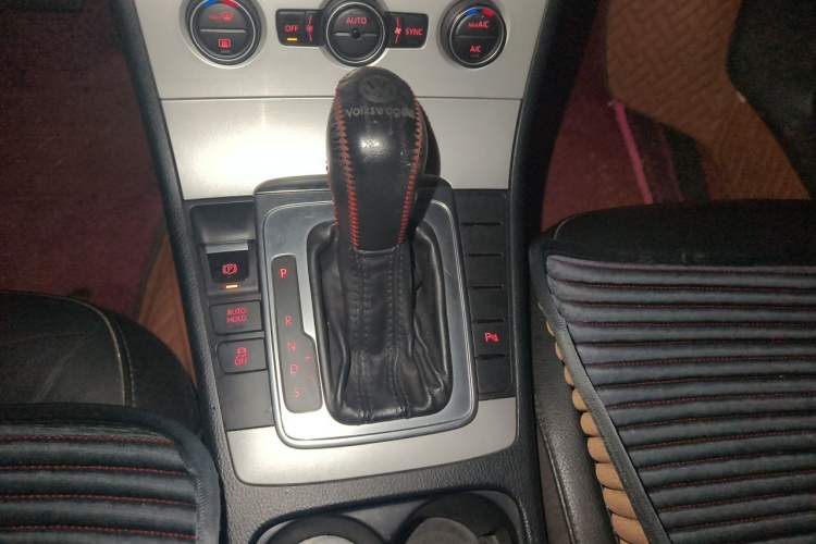 Used Volkswagen Magotan 2015 1.8TSI Luxury Model Gear Lever