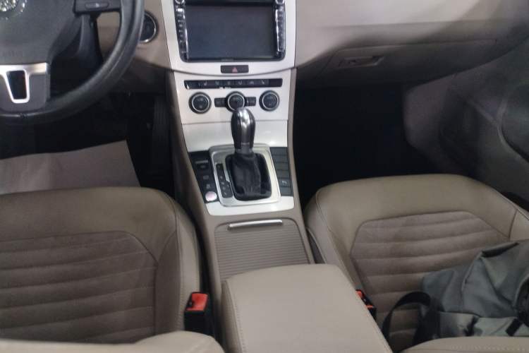 Used Volkswagen Magotan 2015 Facelift 1.8TSI Luxury Model Gear Lever