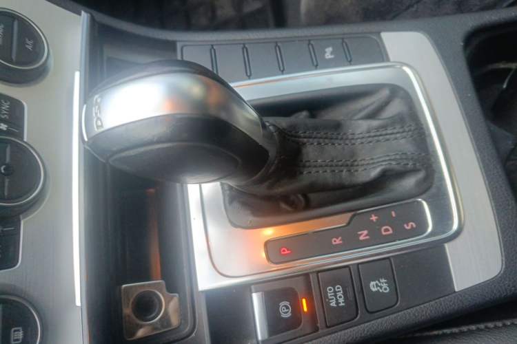 Used Volkswagen Magotan 2015 1.8TSI Advanced Model Gear Lever