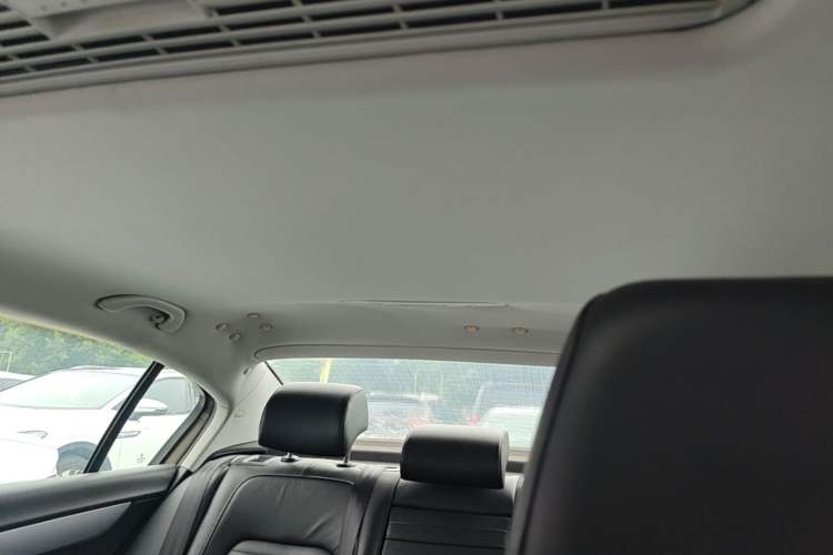 Used Volkswagen Magotan 2015 1.8TSI Advanced Model Headliner