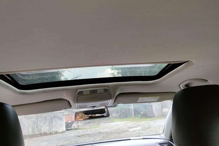 Used Volkswagen Magotan 2015 1.8TSI Advanced Model Headliner