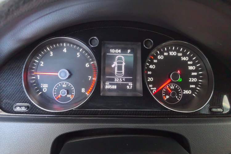 Used Volkswagen Magotan 2015 Facelift 1.8TSI Luxury Model Instrument Cluster