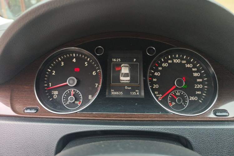 Used Volkswagen Magotan 2015 1.8TSI Prestige Model Instrument Cluster