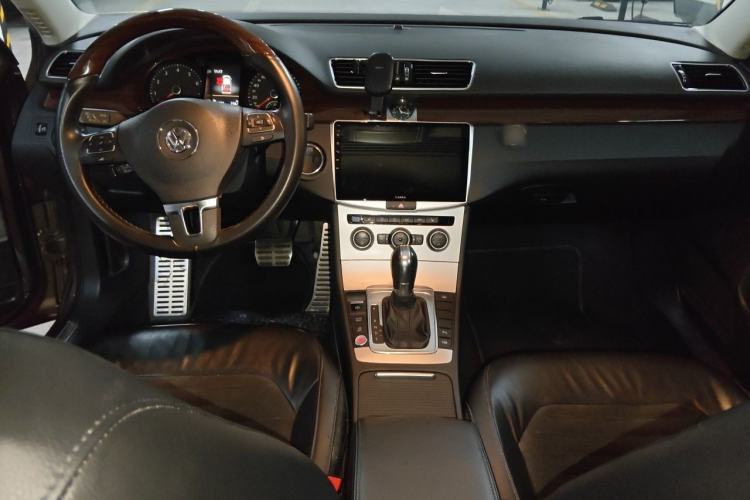 Used Volkswagen Magotan 2015 Revised Version 2.0 TSI Prestige Edition Interior 2