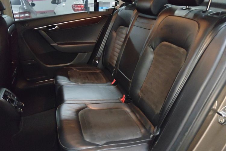 Used Volkswagen Magotan 2015 Revised Version 2.0 TSI Prestige Edition Interior 4