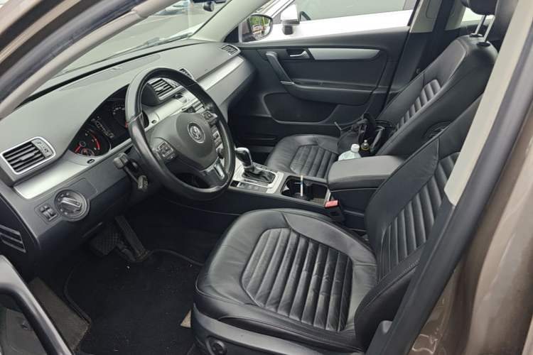 Used Volkswagen Magotan 2015 1.8TSI Advanced Model Left Front Seat