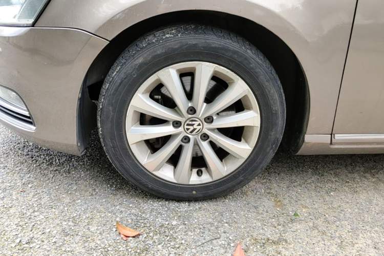 Used Volkswagen Magotan 2015 1.8TSI Advanced Model Left Front Wheel Hub
