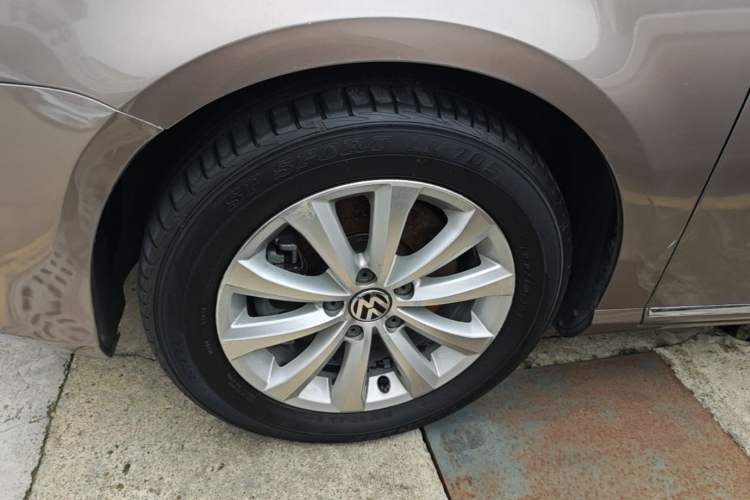 Used Volkswagen Magotan 2015 2.0 TSI Luxury Model Left Front Wheel Hub