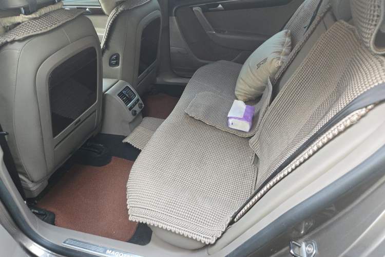 Used Volkswagen Magotan 2015 2.0 TSI Prestige Model Left Rear Seat