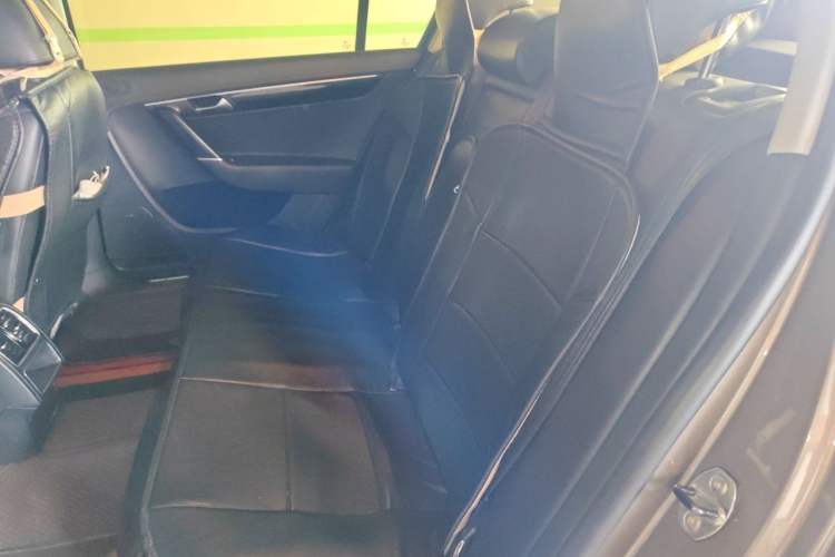 Used Volkswagen Magotan 2015 1.8TSI Luxury Model Left Rear Seat