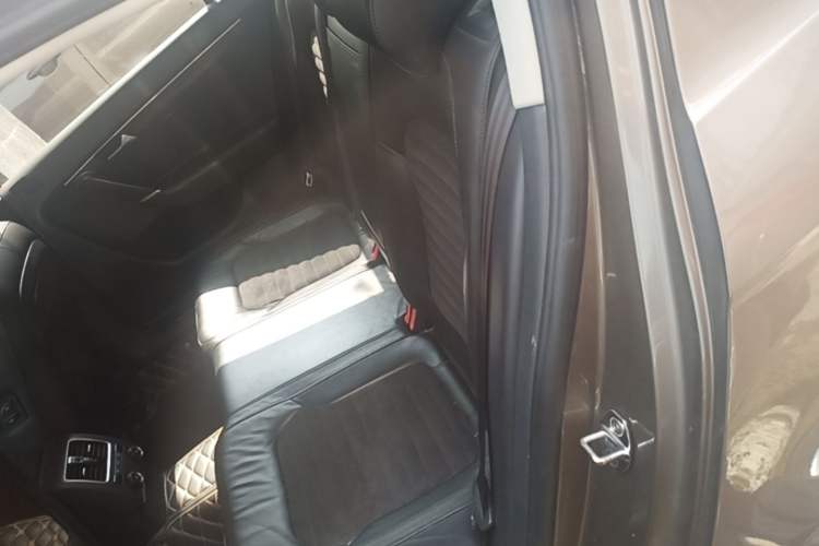 Used Volkswagen Magotan 2015 Revised 1.8TSI Prestige Version Left Rear Seat